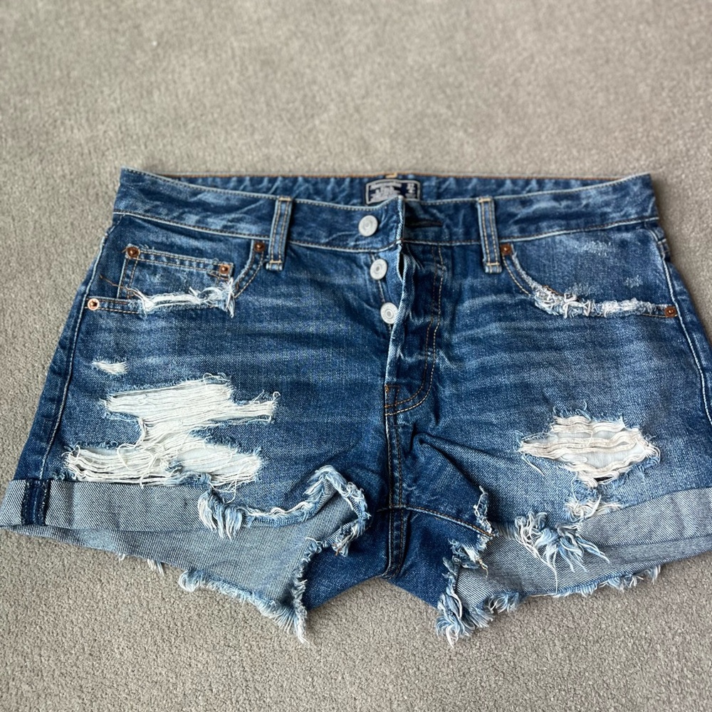 Abercrombie & Fitch Ames Low Rise Boyfriend Jean Shorts - Size 27